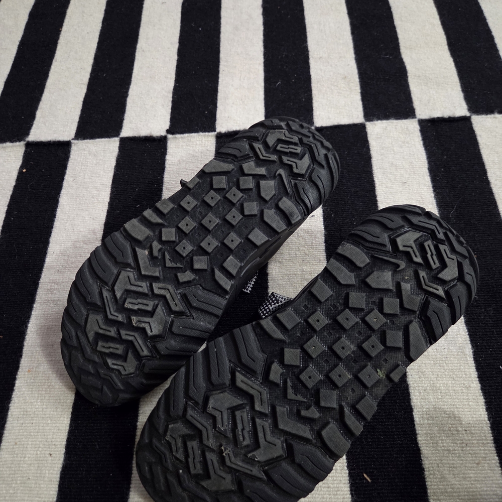 Nike‎ Black and Gray Outdoor Sport Sandals - Picture 15 of 15